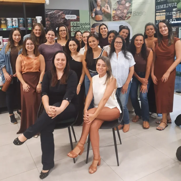 Nutricionistas reunidas em encontro do Conecta Nutris na loja Base